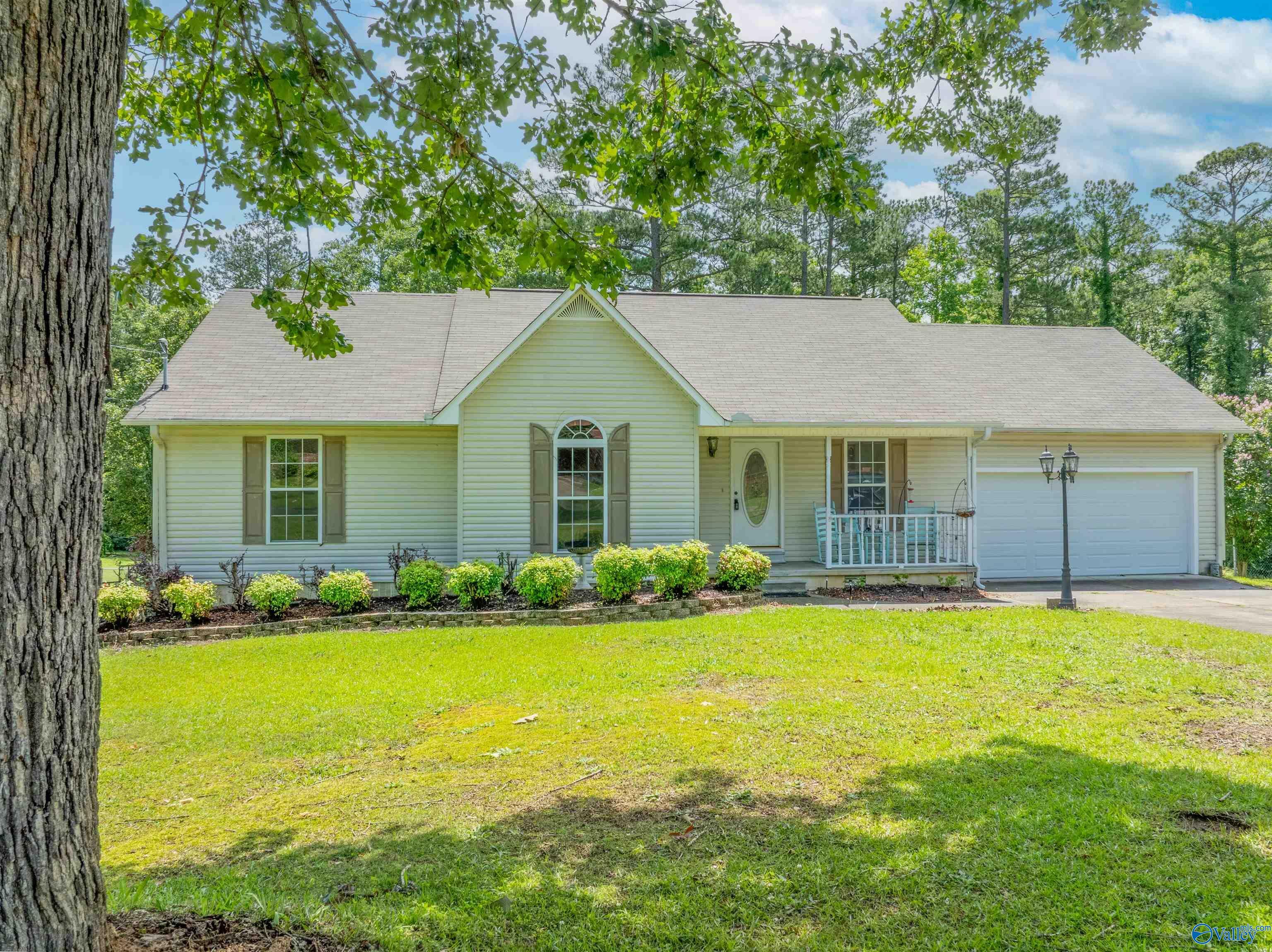 Property Photo: 2823 Langdale Street AL 35903