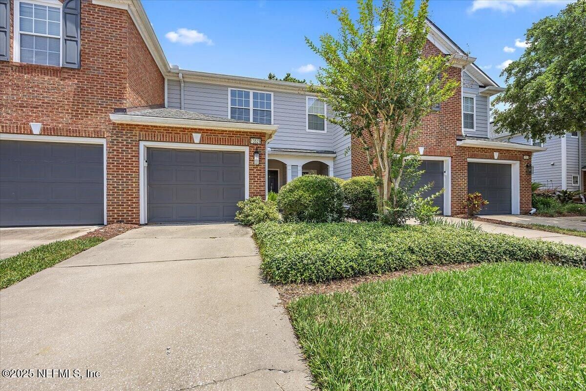 Property Photo: 13529 Stone Pond Drive FL 32224