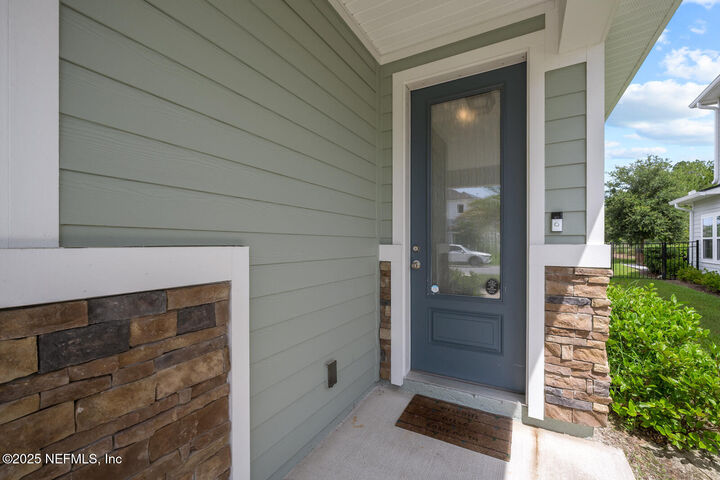 Property Photo:  149 Ferndale Way  FL 32092 