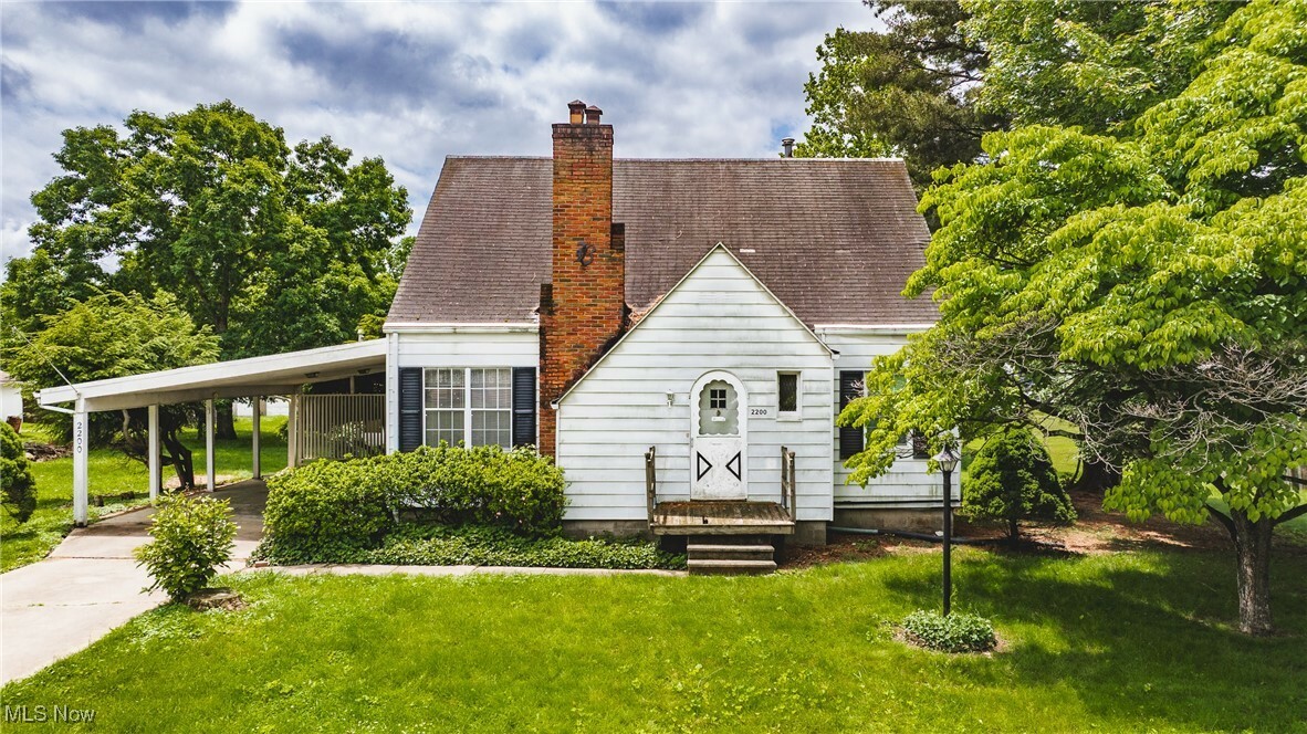 Property Photo: 2200 7th Avenue WV 26101