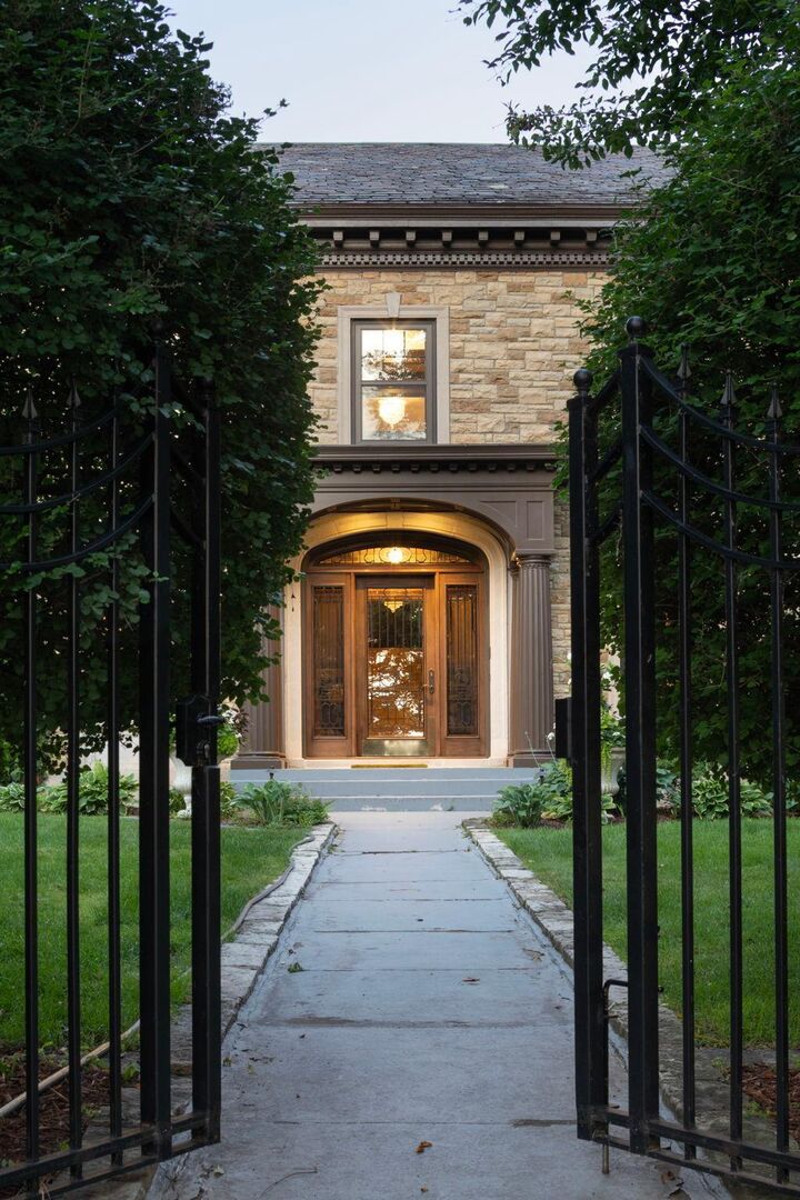 Property Photo:  4649 E Lake Harriet Parkway  MN 55419 