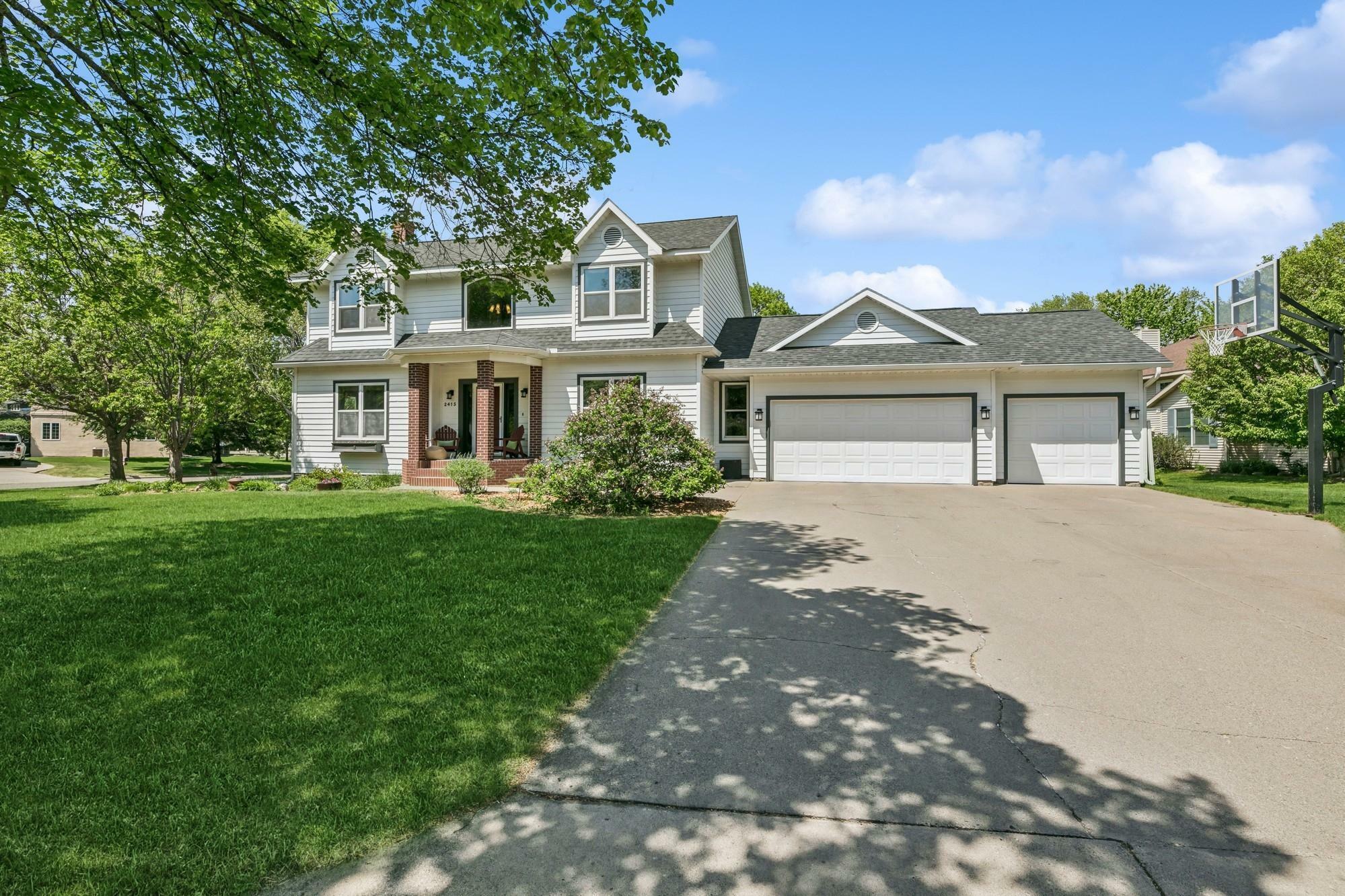 Property Photo: 2415 Field Court MN 56301