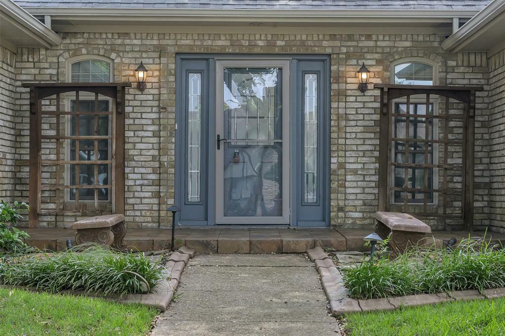 Property Photo: 1113 Yorkshire Drive TX 75007
