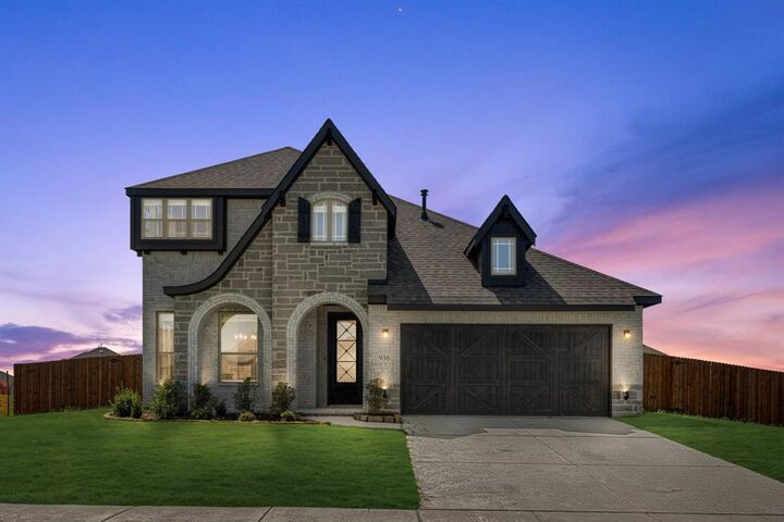 Property Photo:  936 Homestead Drive  TX 75115 
