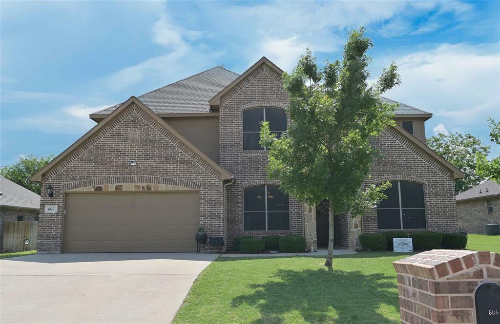 Property Photo: 606 Brandt Street TX 76050