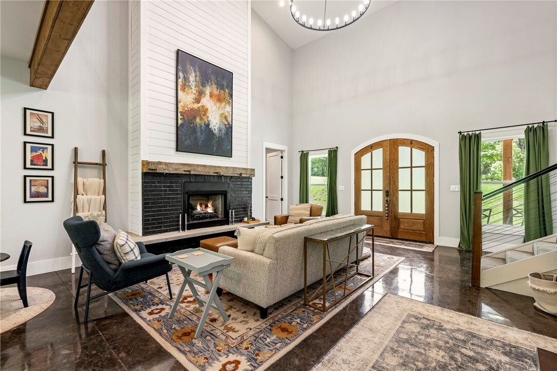 Property Photo:  112 E Woodside Lane  AR 72756 