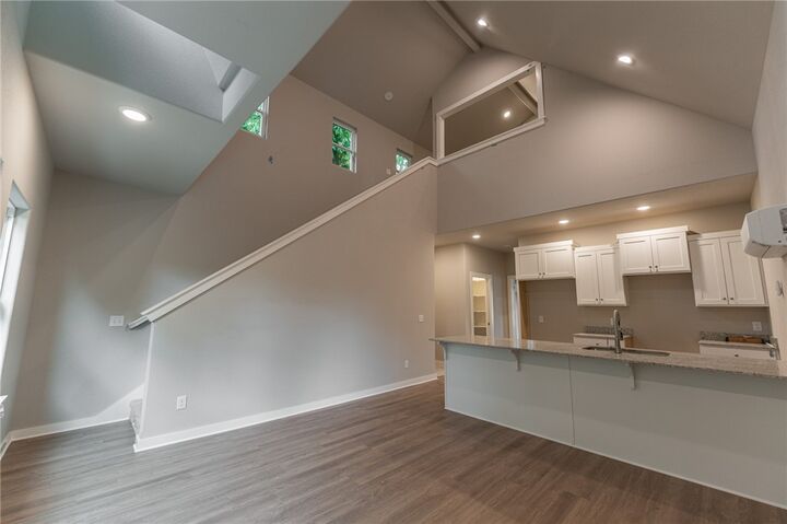 Property Photo:  1327 S Van Buren Avenue  AR 72701 