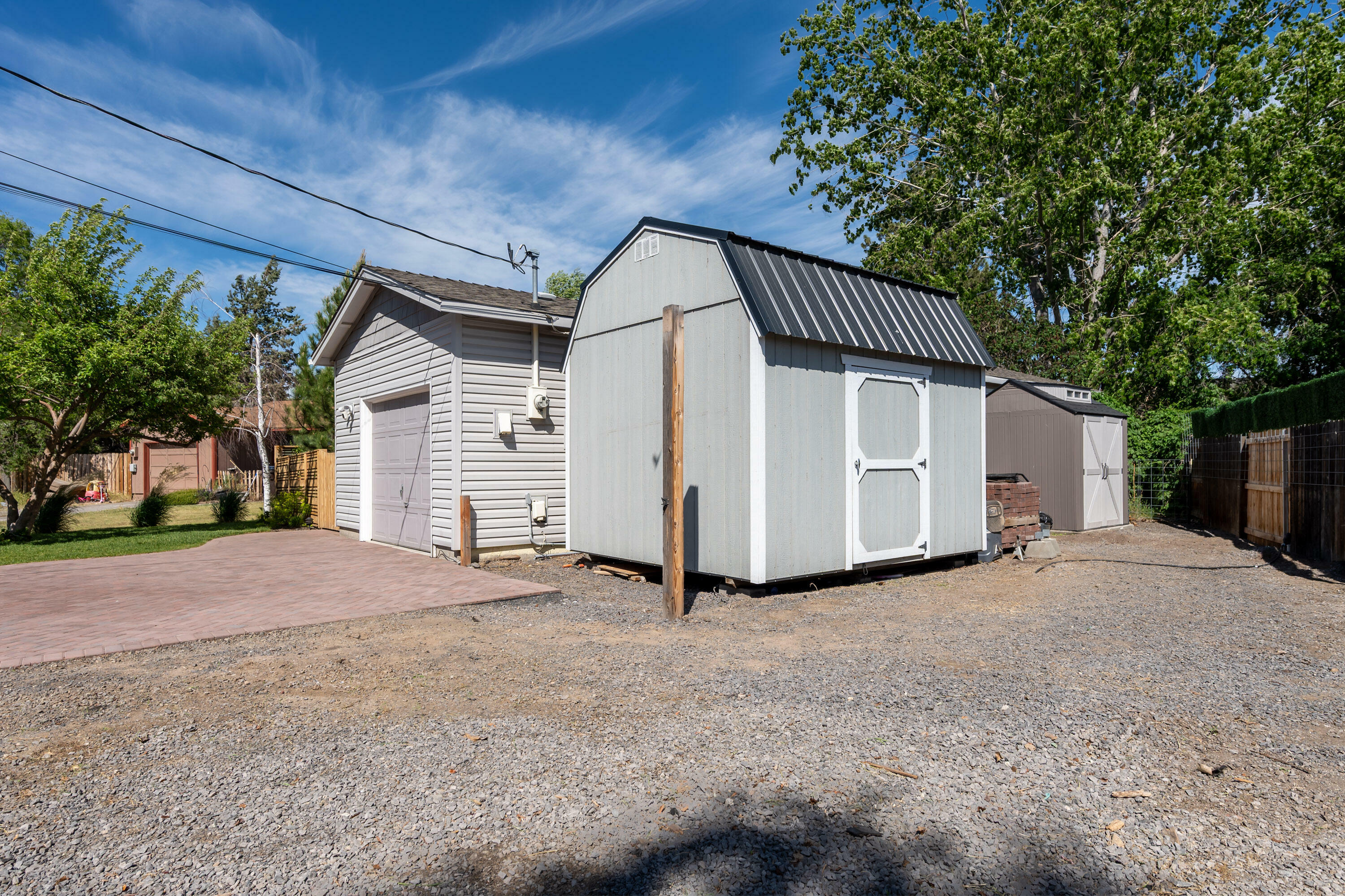 Property Photo: 2340 SW Hall Court OR 97756