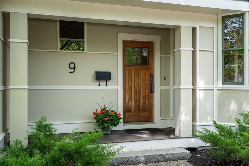 Property Photo: 9 Sunny Knoll Ter MA 02421