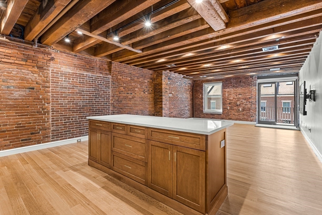 Property Photo: 343 Commercial St 212 MA 02109