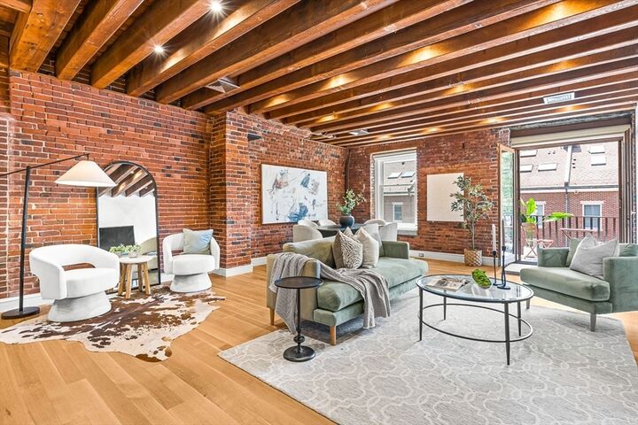 Property Photo: 343 Commercial St 212 MA 02109