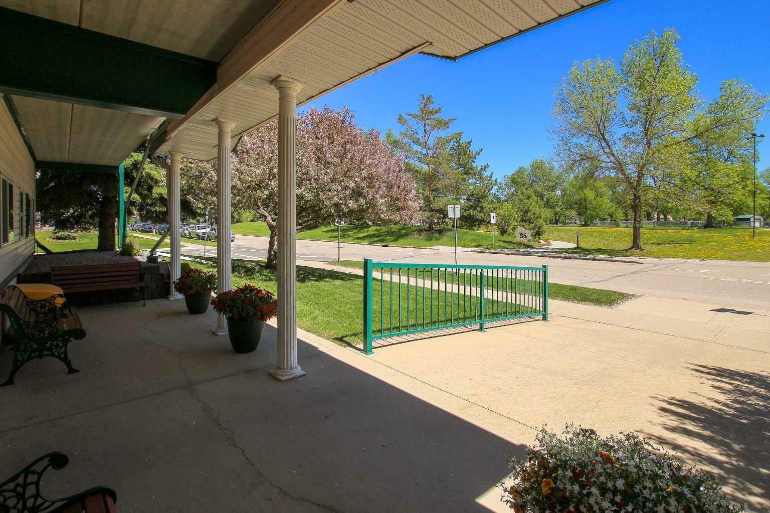 Property Photo: 4614 47A Avenue 304 AB T4R 3N2