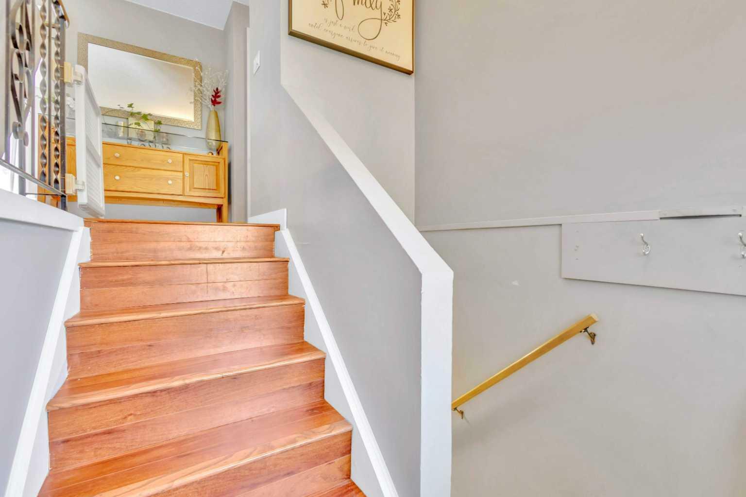 Property Photo: 46 Heritage Drive AB T4L 1N7
