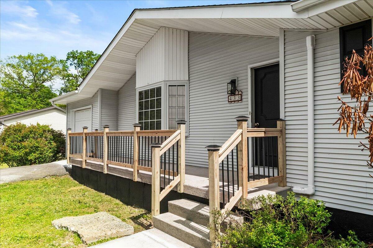 Property Photo: 433 Sabol Road PA 18360
