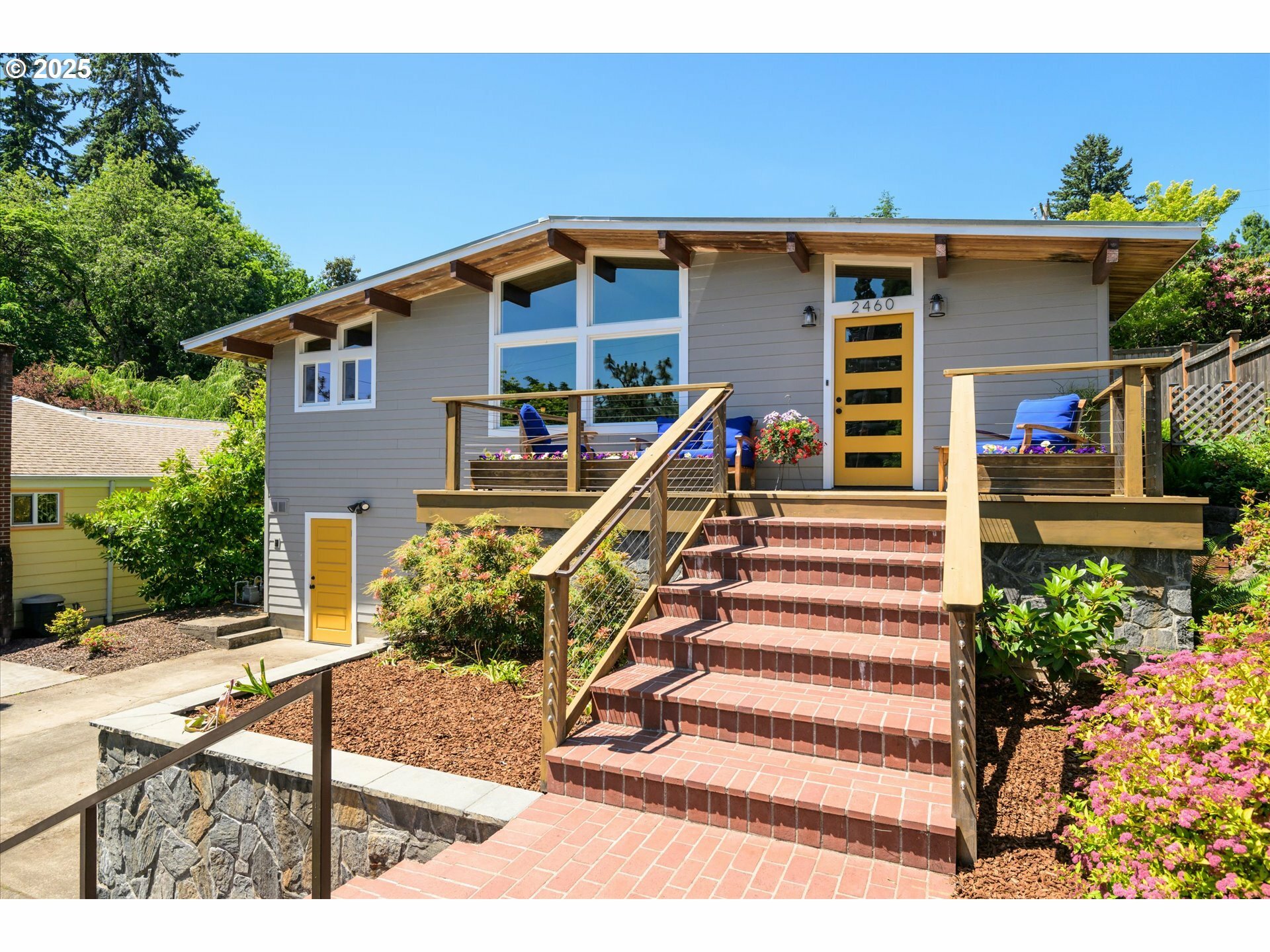 Property Photo: 2460 Olive St OR 97405