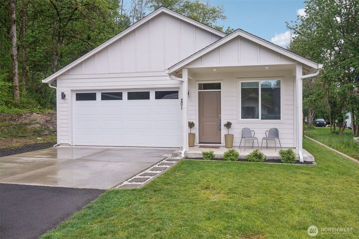 Property Photo: 201 SE Alder Street WA 98596