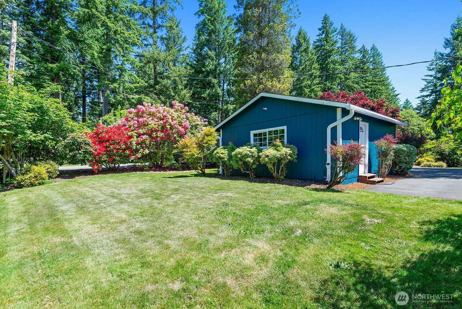 Property Photo: 21525 SE 24th Street WA 98075