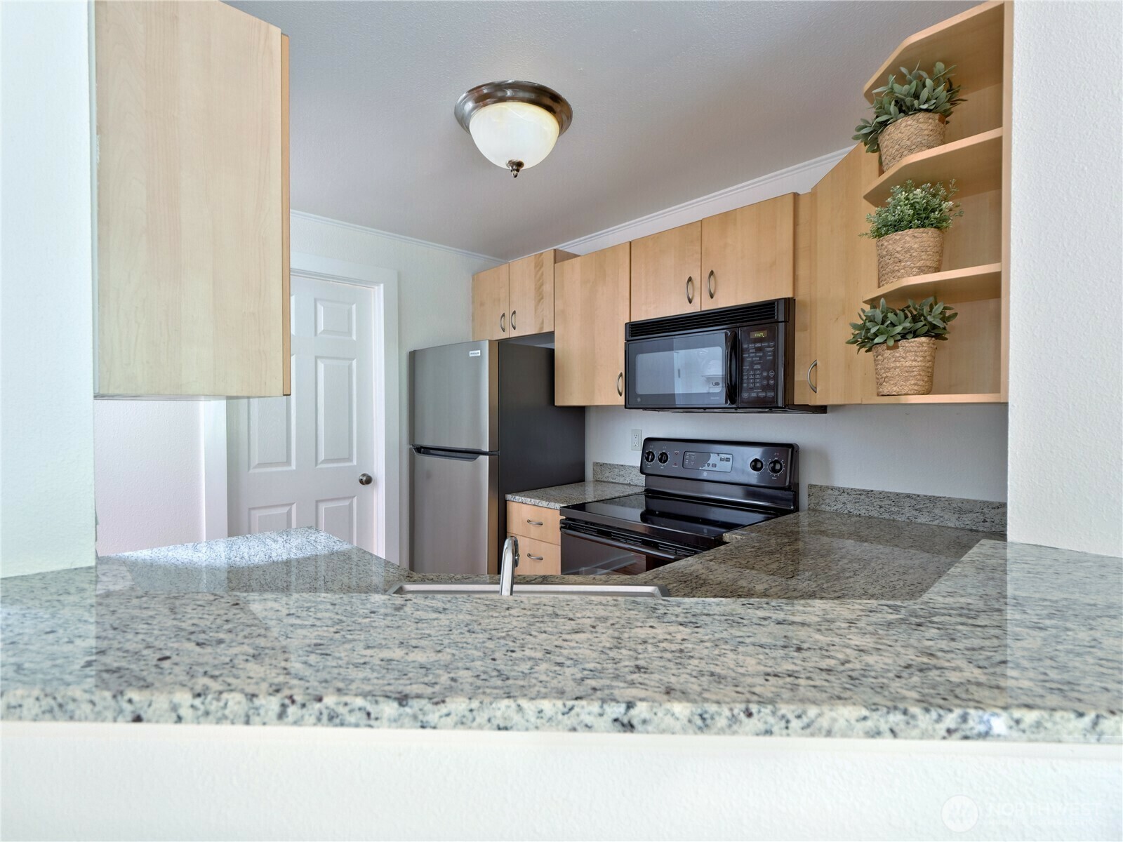 Property Photo:  4350 W Lake Sammamish Parkway SE 133  WA 98027 