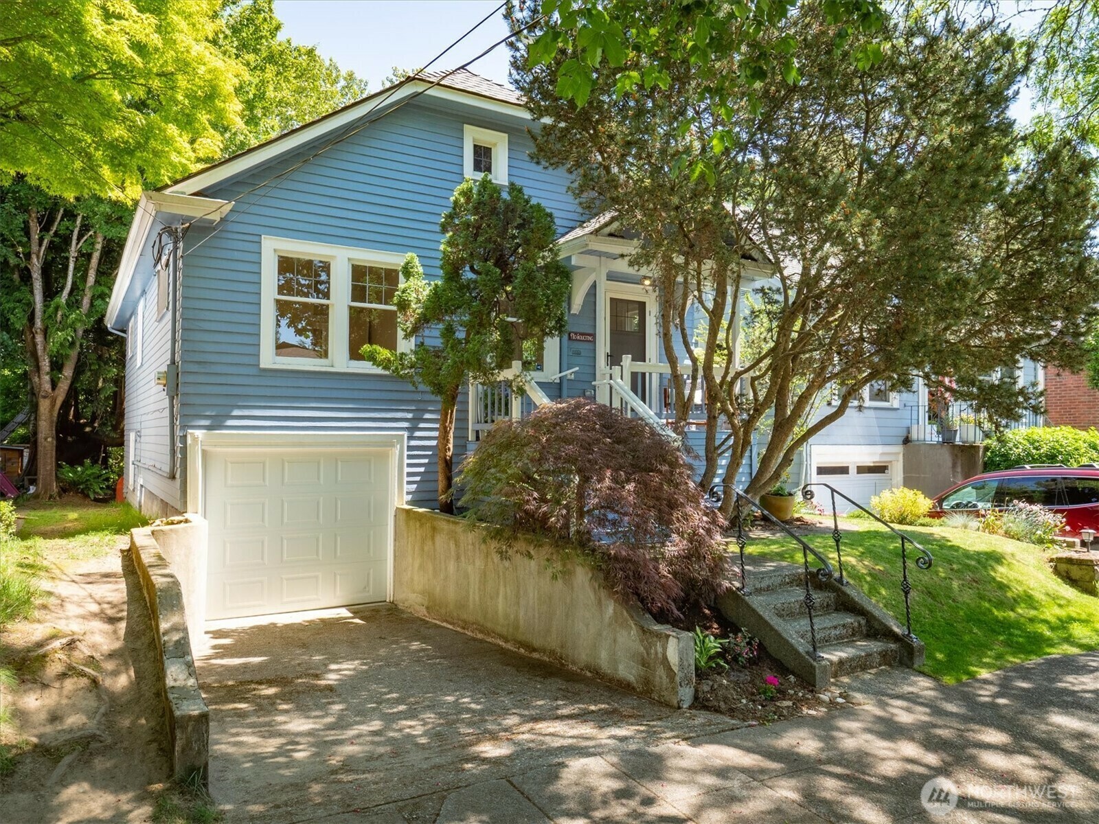 Property Photo: 4828 38th Avenue NE WA 98105