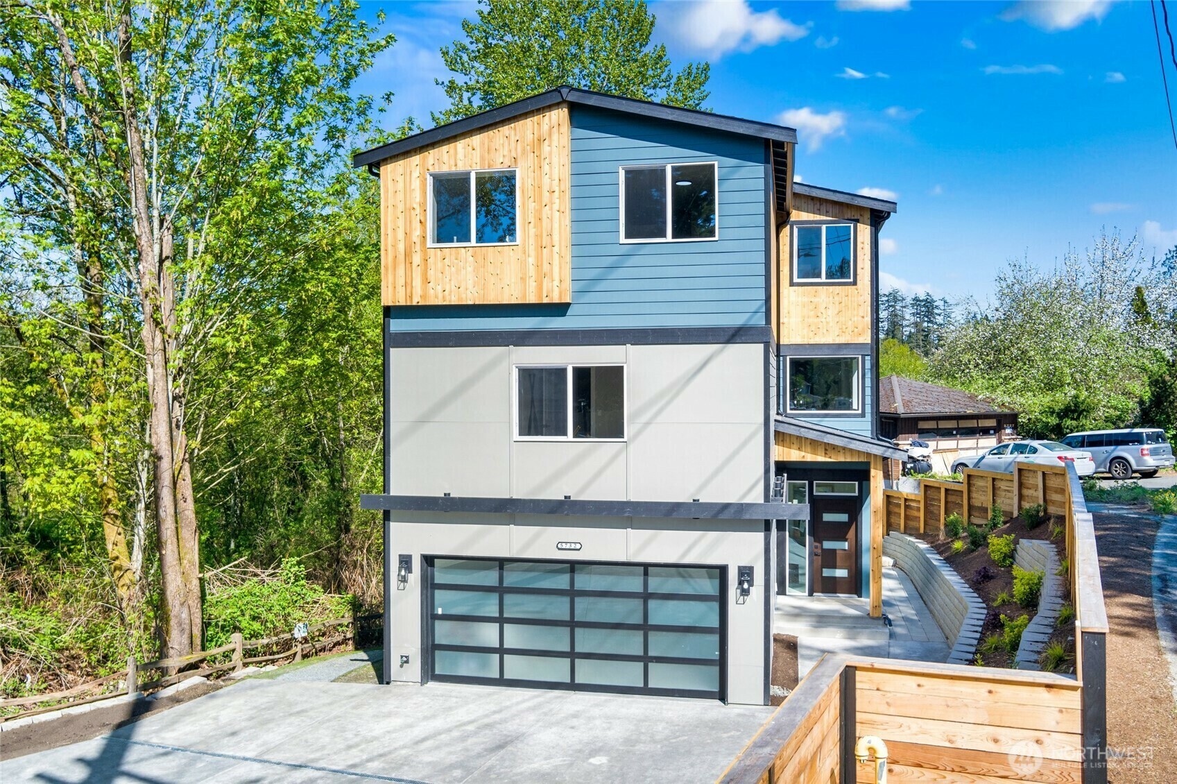 5732  Halls Lake Way  Lynnwood WA 98036 photo
