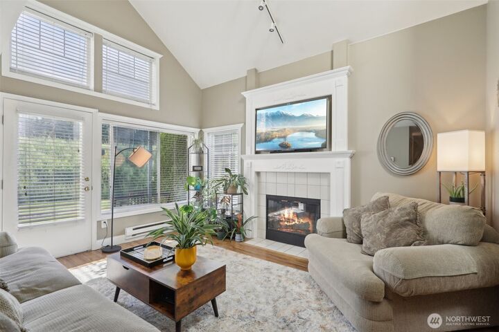 Property Photo: 5417 S 237th Place 14-4 WA 98032