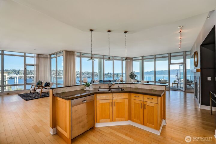 Property Photo: 320 Washington Avenue 604 WA 98337