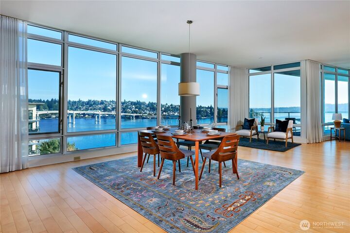 Property Photo:  320  Washington Avenue 604  WA 98337 