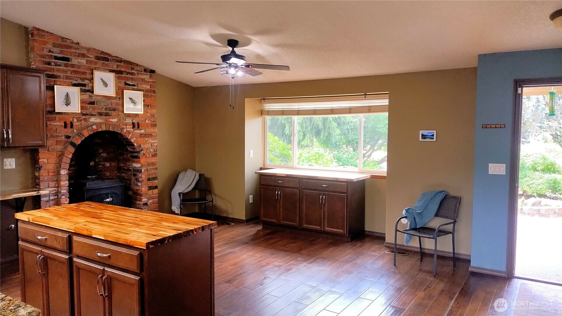 Property Photo: 15103 Westmore Drive E WA 98374