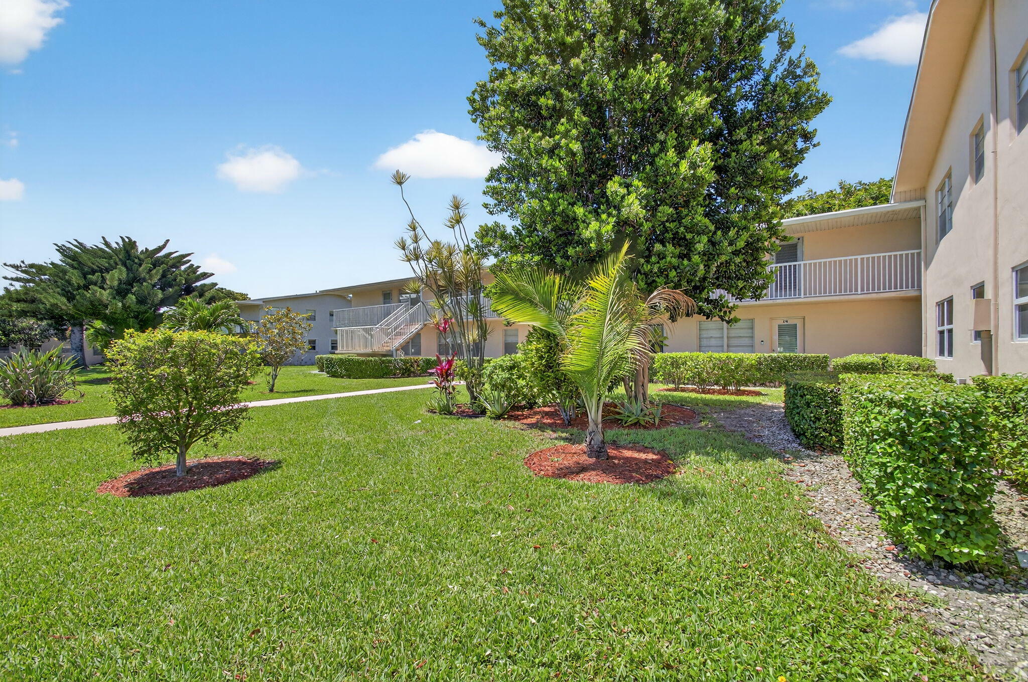 Property Photo: 216 Dorchester J FL 33417