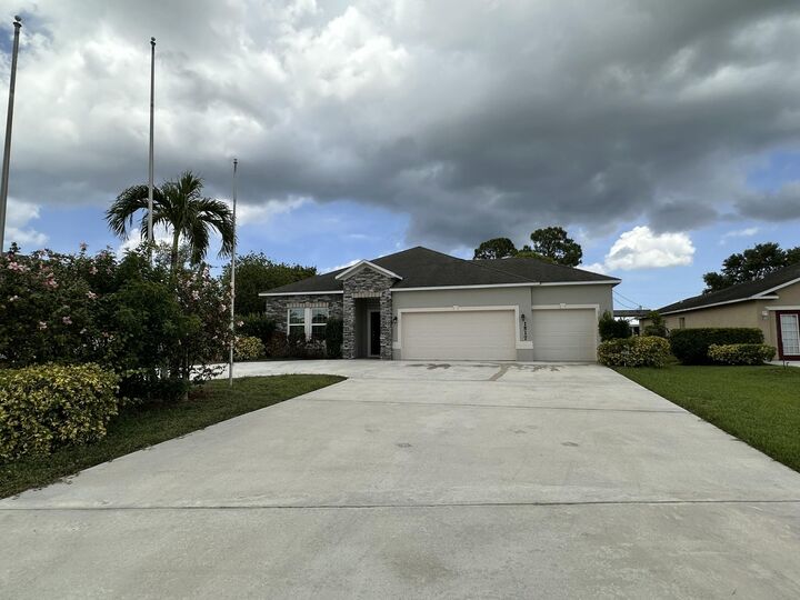1517 SW Bayshore Boulevard  Port Saint Lucie FL 34983 photo