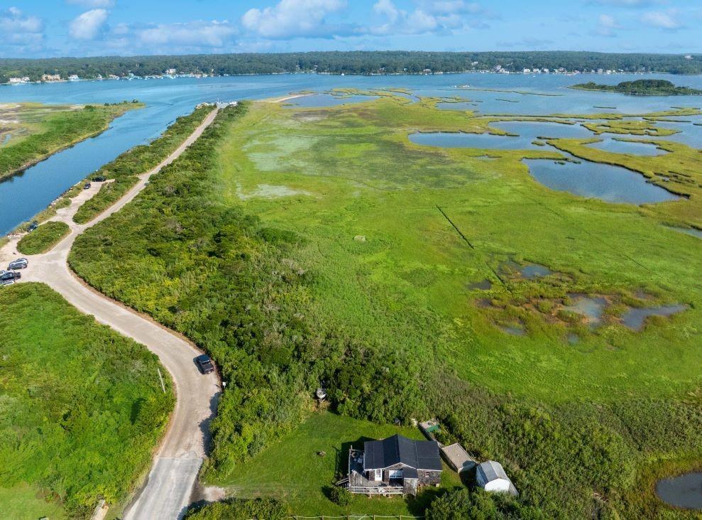 Property Photo: 853 W Beach Road RI 02813