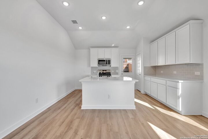 Property Photo:  6228 Persimmon Lake  TX 78245 