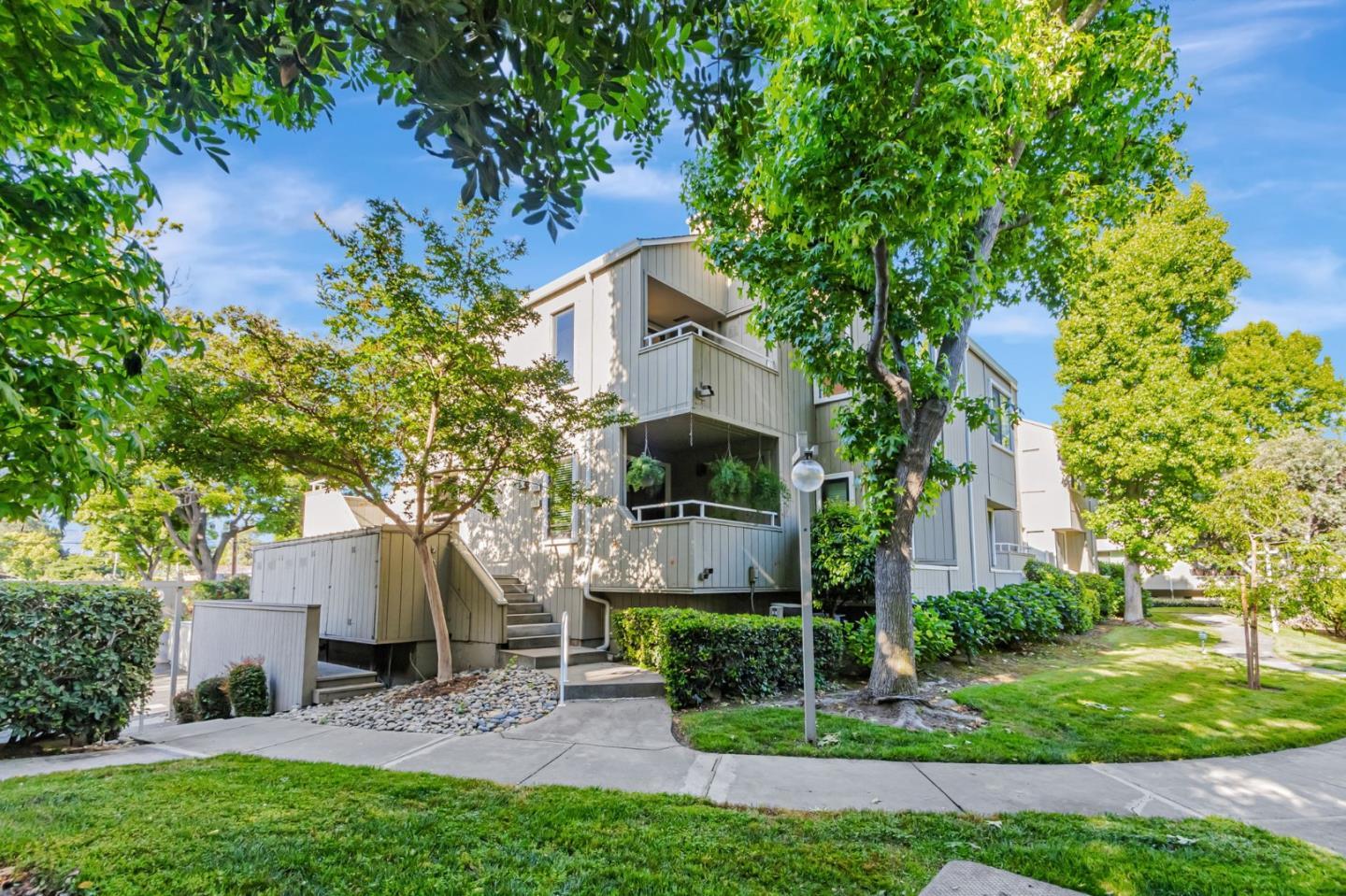Property Photo: 1718 Braddock Court CA 95125