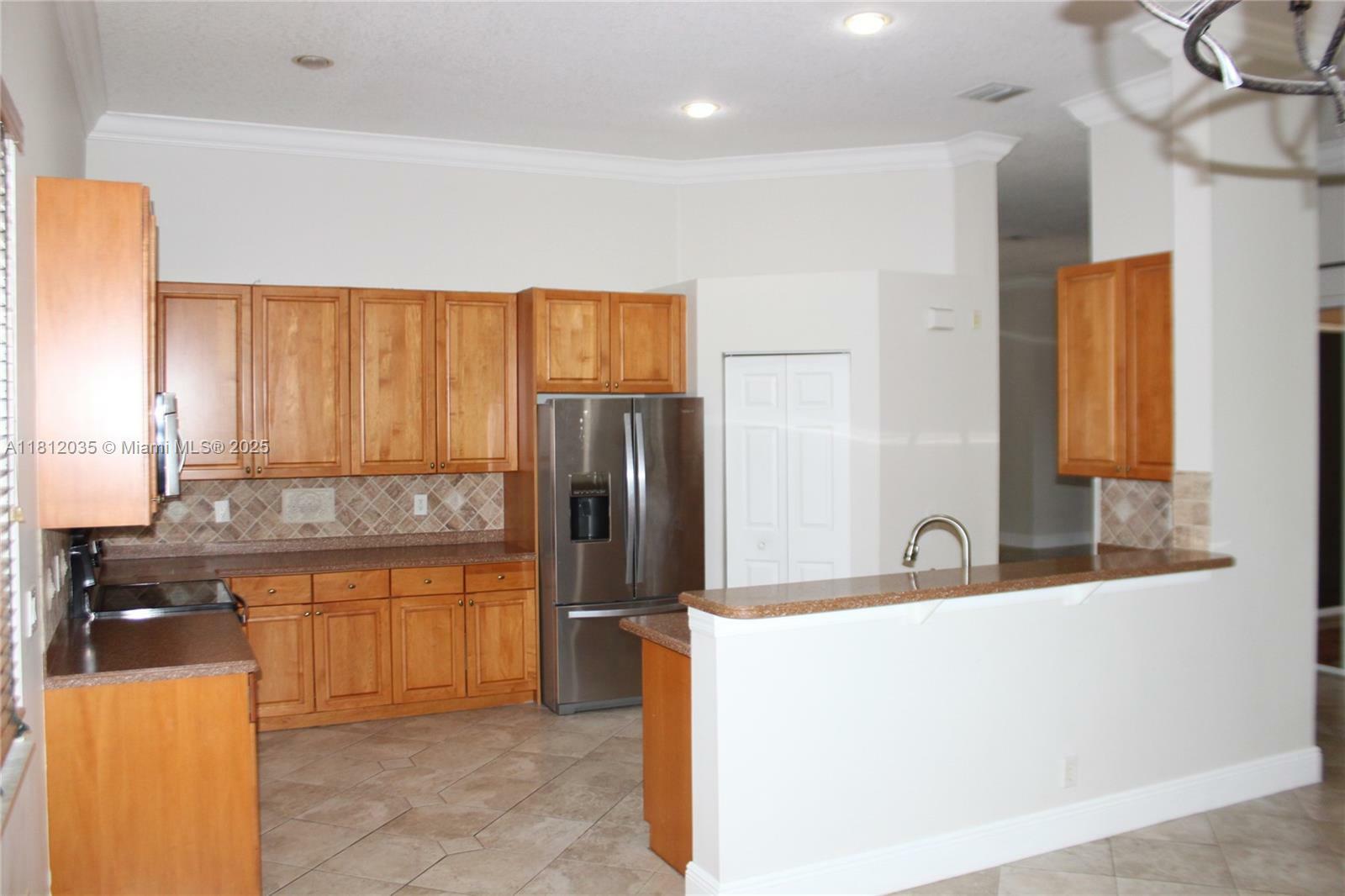 Property Photo: 1342 Crossbill Ct 1342 FL 33327