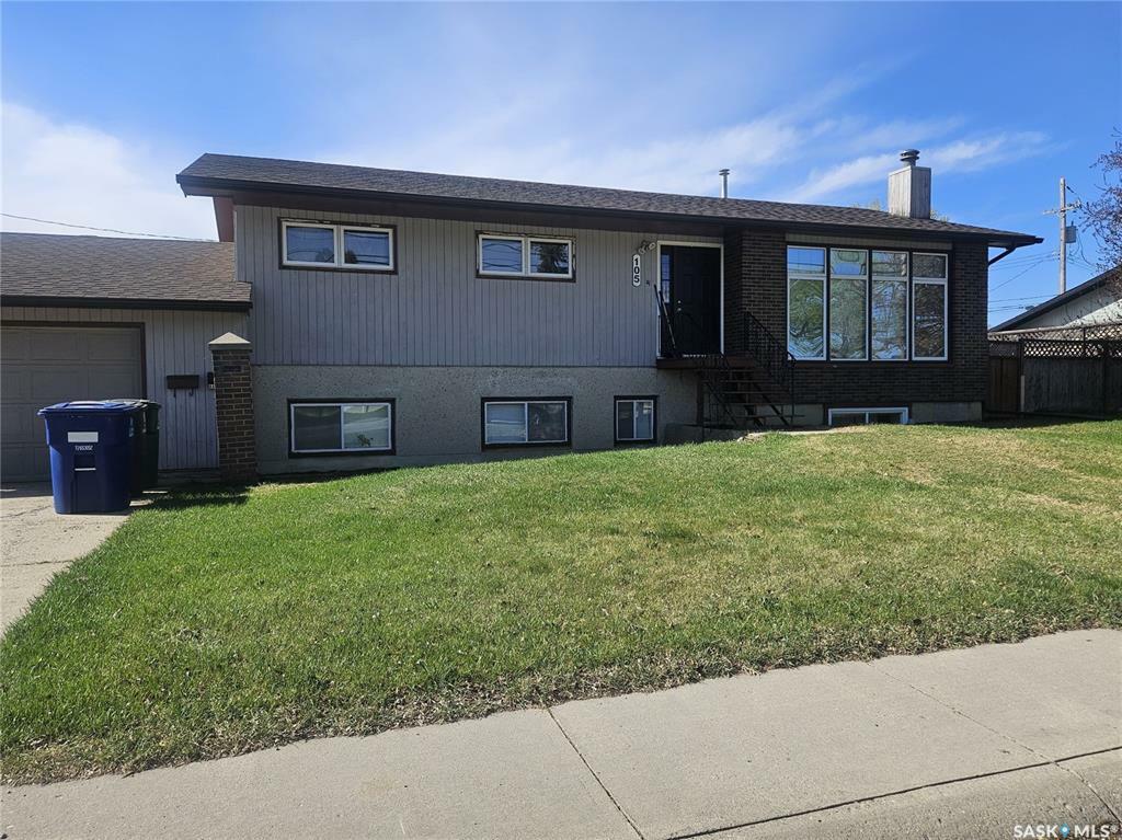 Property Photo: 105 116th Street W SK S7N 2P4