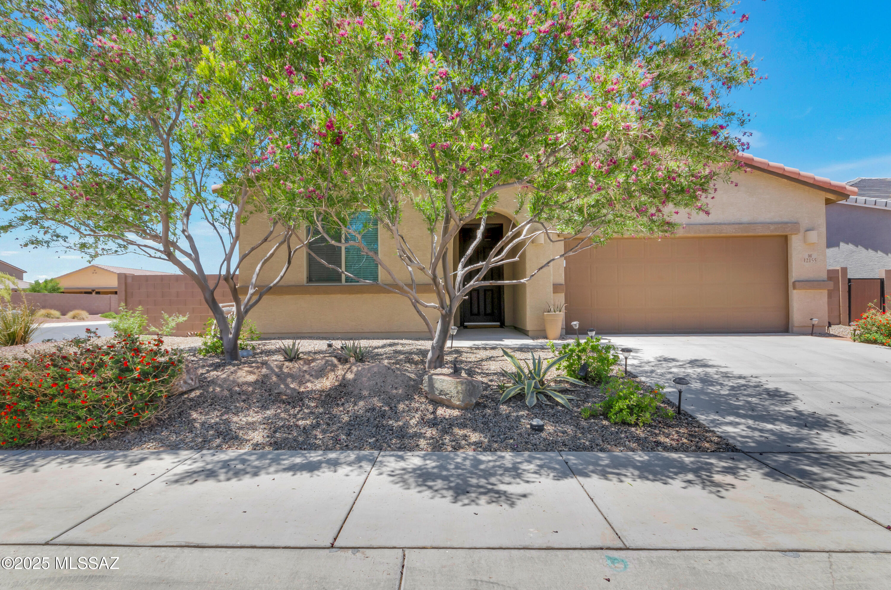 Property Photo:  12155 N Candywine Drive  AZ 85653 