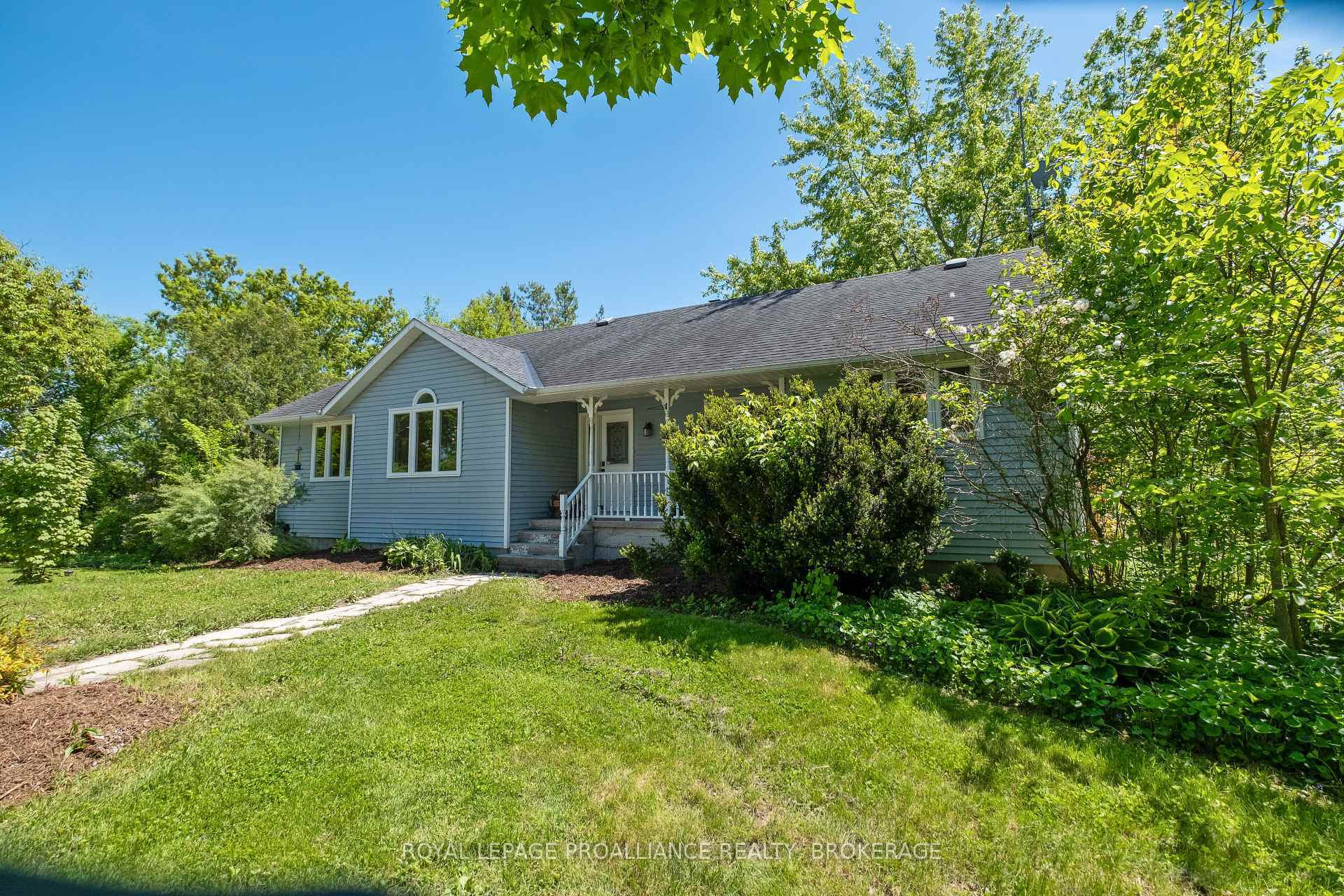 Property Photo:  1916 Mayview Street  ON K7L 4V4 