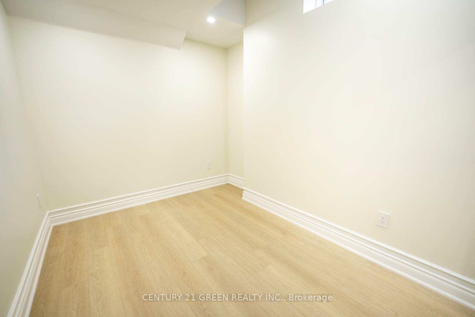 Property Photo: 3187 Seabright Drive Bsmt ON L5M 0B4