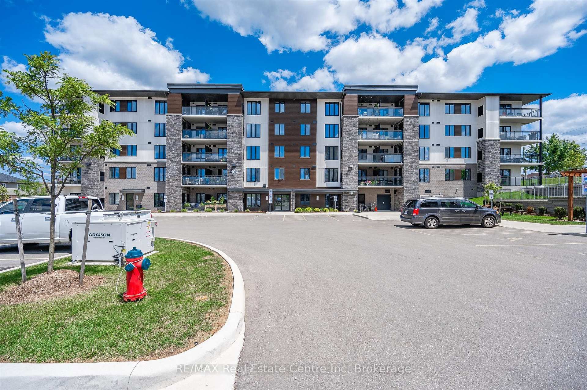 Property Photo: 104 Summit Ridge Drive 102 ON N1E 0R5