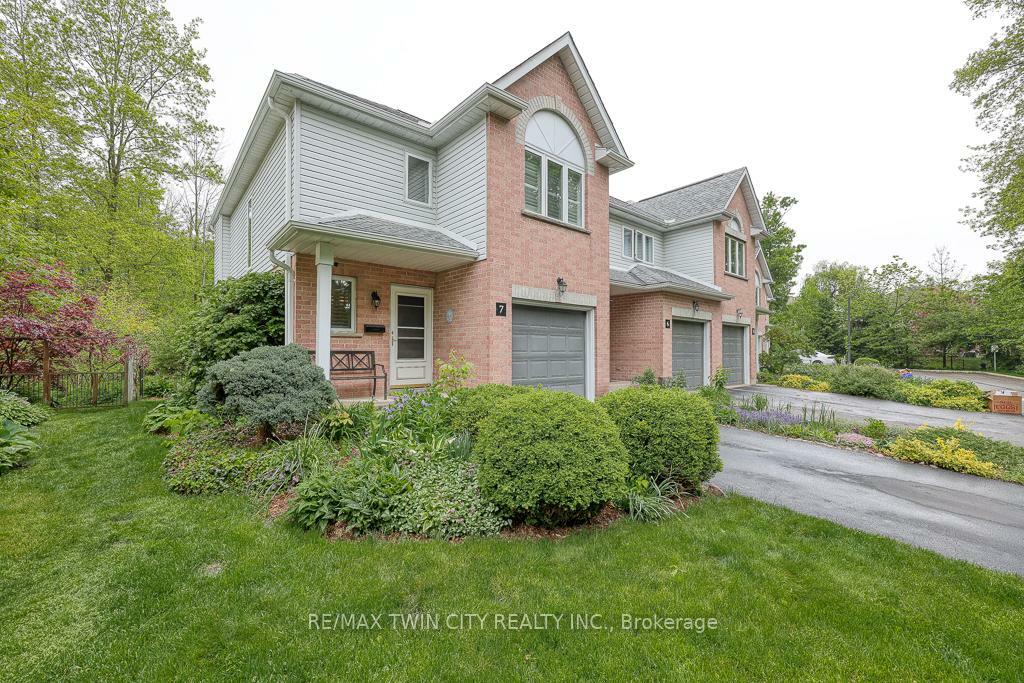 Property Photo: 20 Forrest Avenue W 7 ON N3A 1Y2