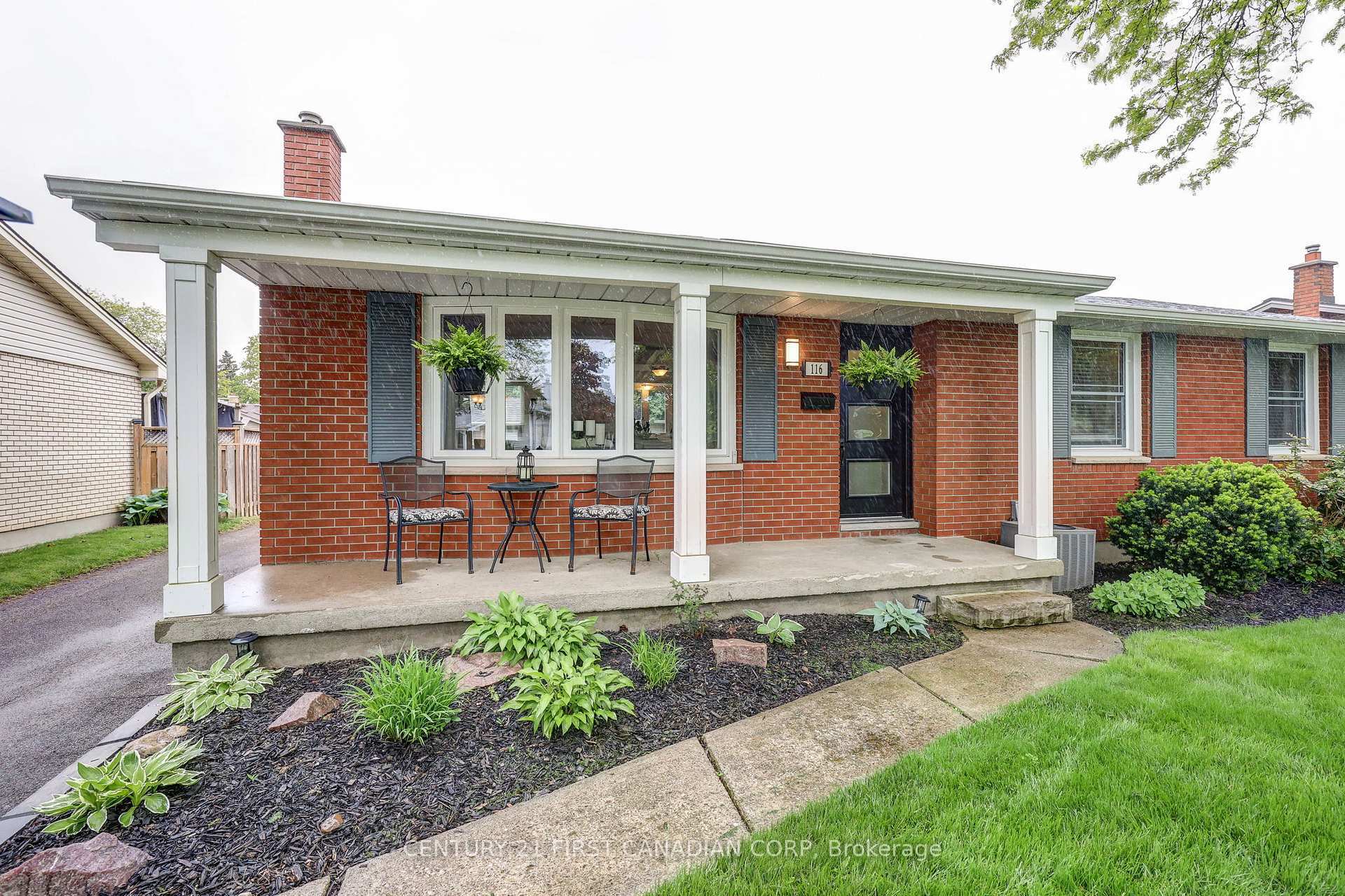 Photo de la propriété: 116 Downing Crescent ON N6C 3C8
