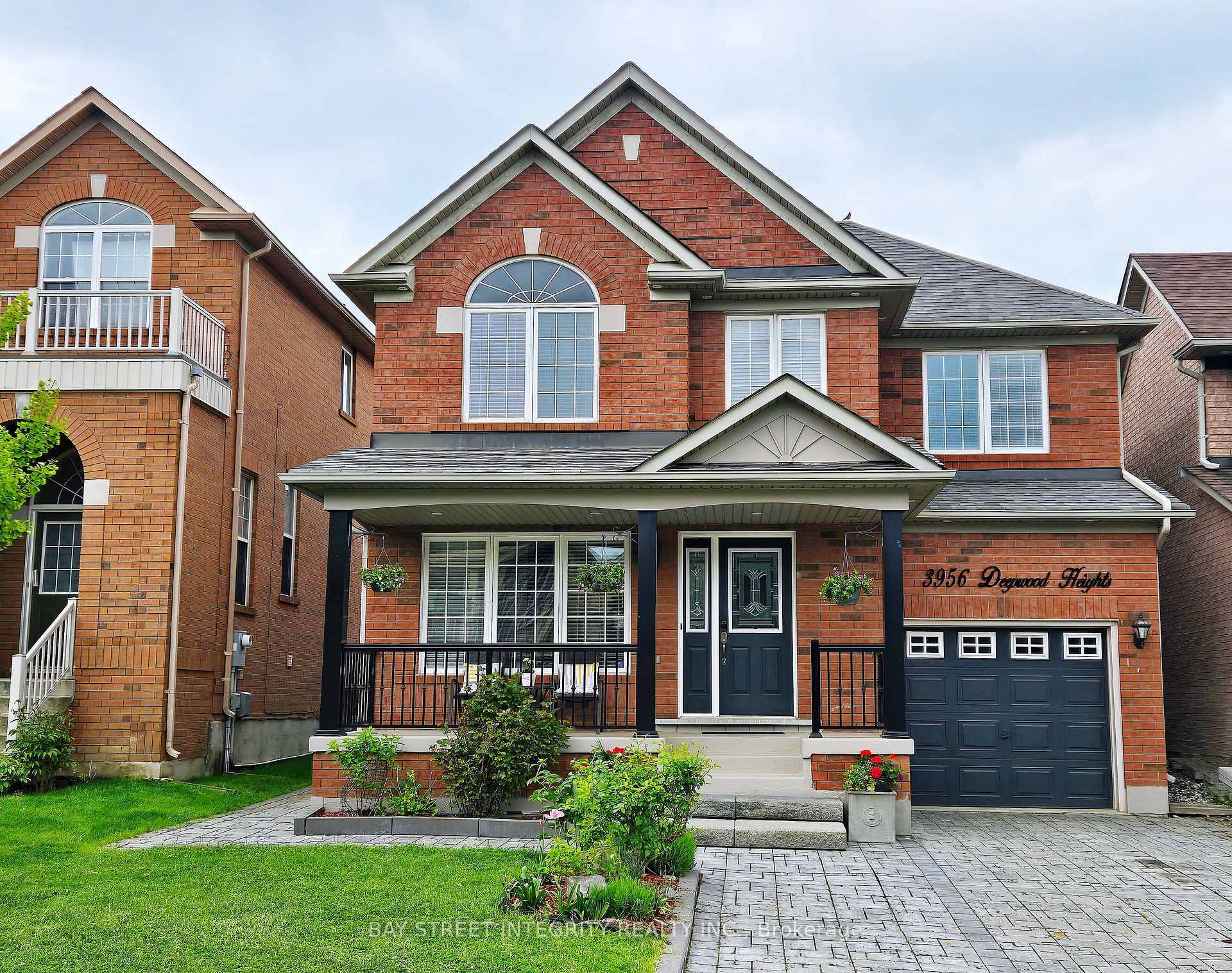 Property Photo: 3956 Deepwood Heights ON L5M 6L9
