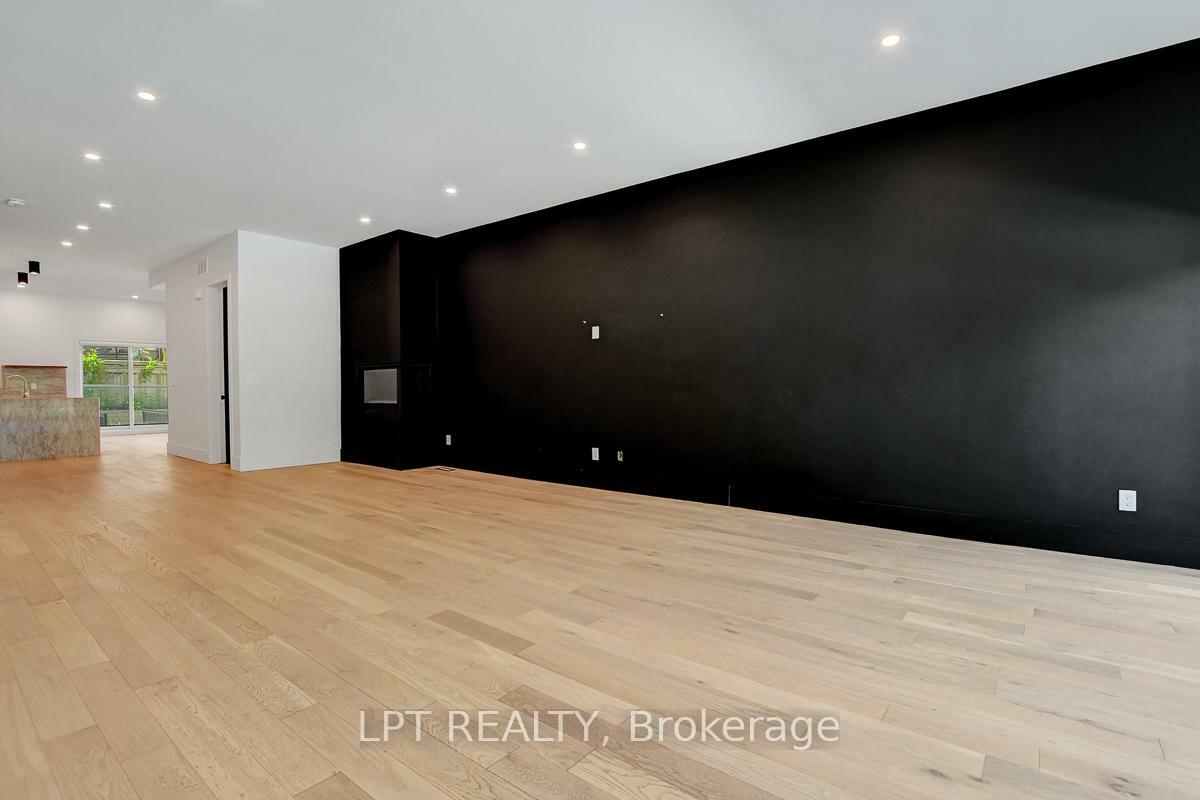 Property Photo:  111 Greenfield Avenue  ON K1S 0X8 