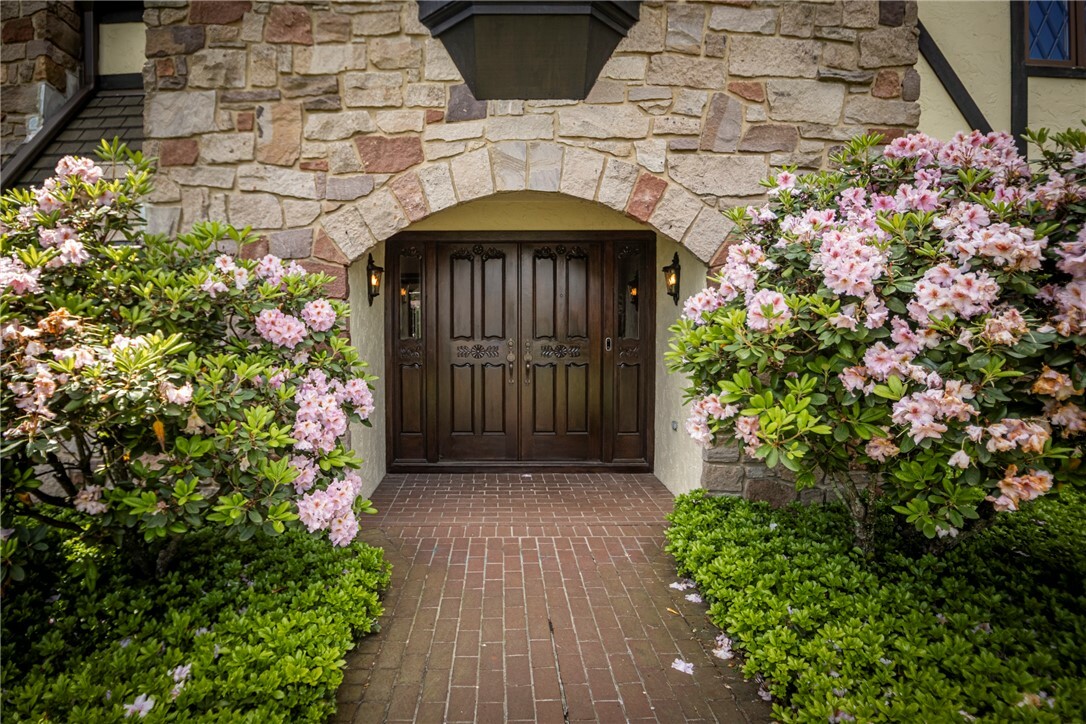 Property Photo: 115 Larchwood Dr PA 16002