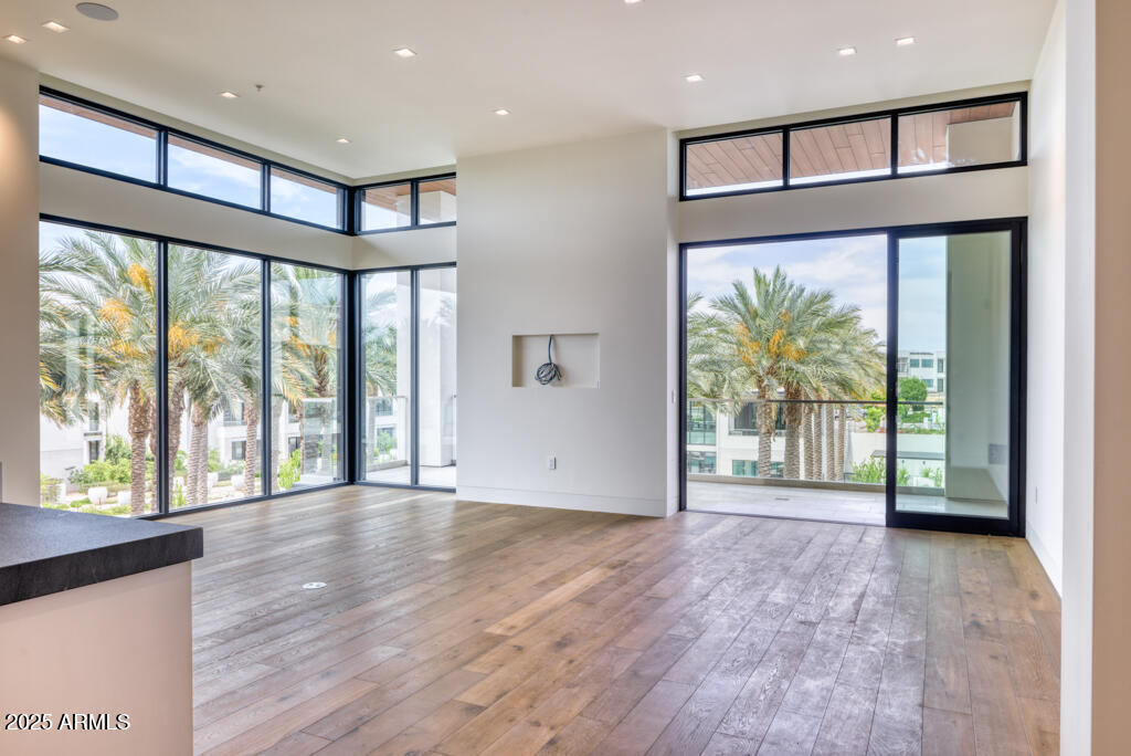 Property Photo: 6587 N Palmeraie Boulevard 3006 AZ 85253