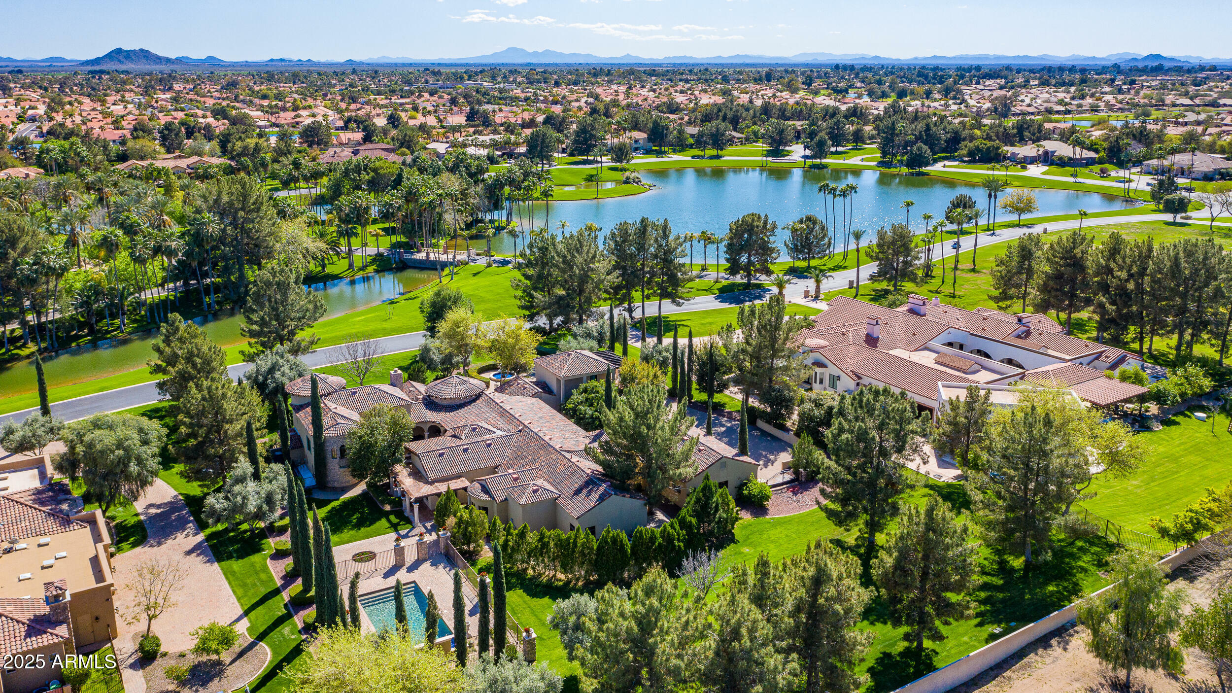 Property Photo:  29 E Oakwood Hills Drive  AZ 85248 