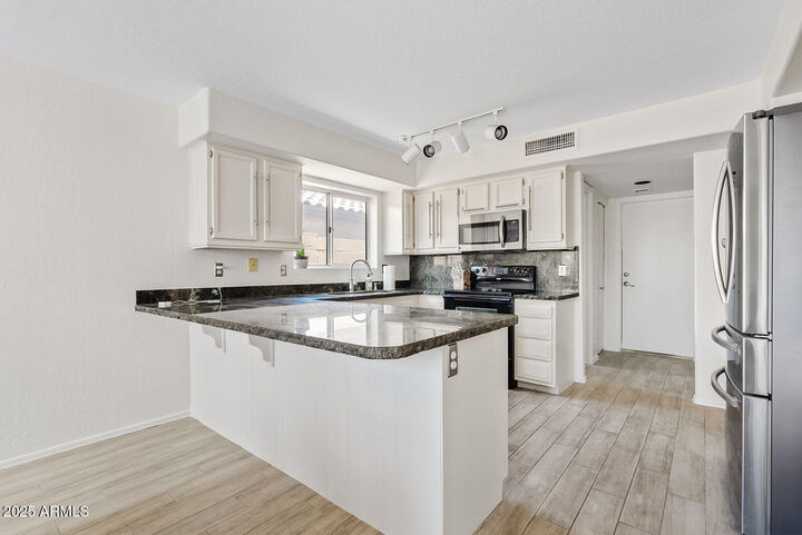 Property Photo:  706 N El Dorado Drive  AZ 85233 