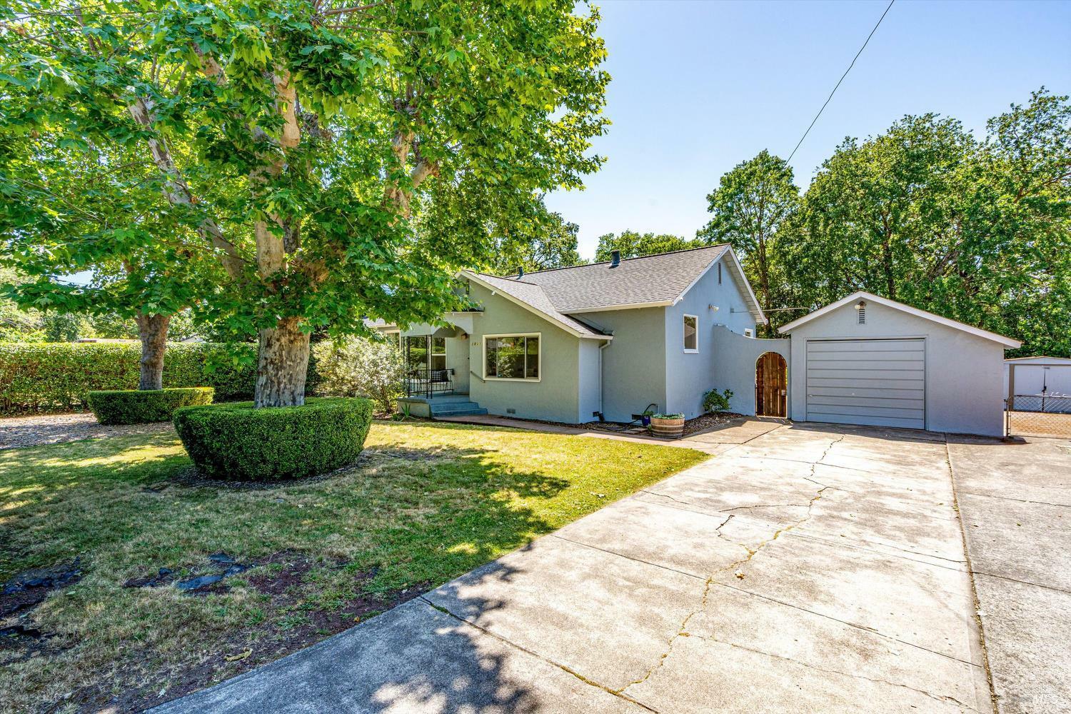 Property Photo: 1011 Link Lane CA 95401