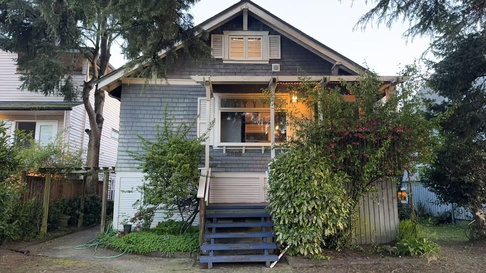 Property Photo: 2908 W 8th Avenue BC V6K 2B9