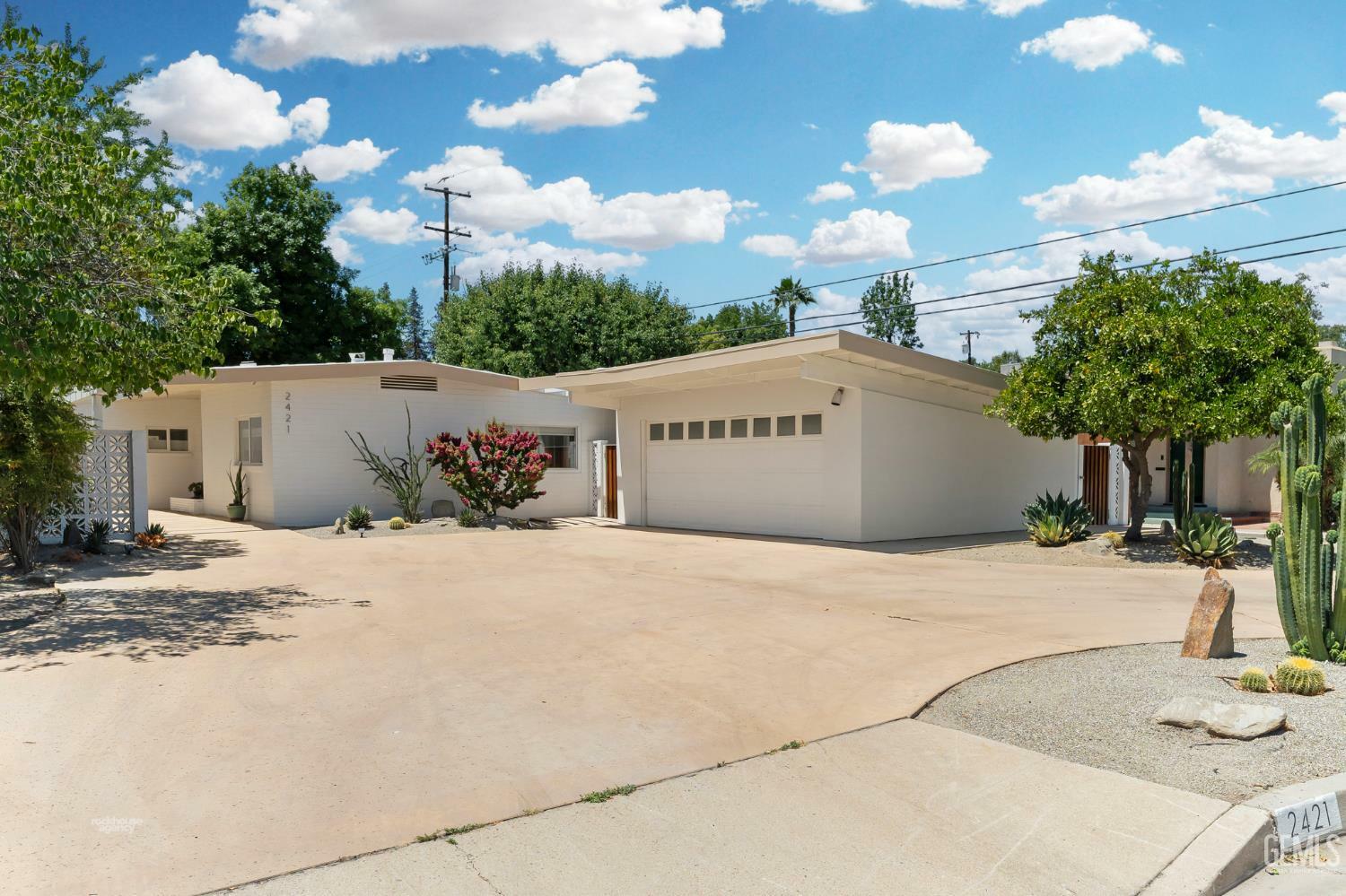 Property Photo: 2421 C Street CA 93301